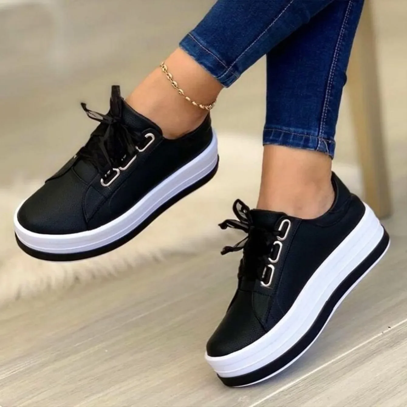 2024 Nowe damskie trampki Casual Solid Color Ladies Loafers Round Toe Platform Sneakers Lace Up Tennis Female Vulcanized Shoes