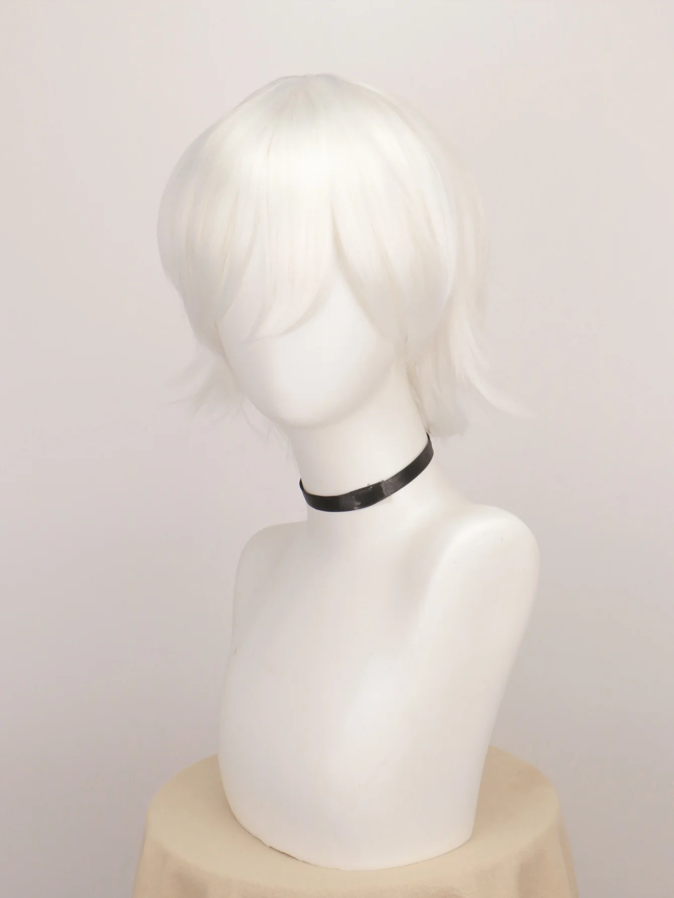 QQXCAIW Short White Fluffy Wigs Anime Kaneki Ken Cosplay Wigs Heat Resistant Synthetic Hair Party Role Play Halloween