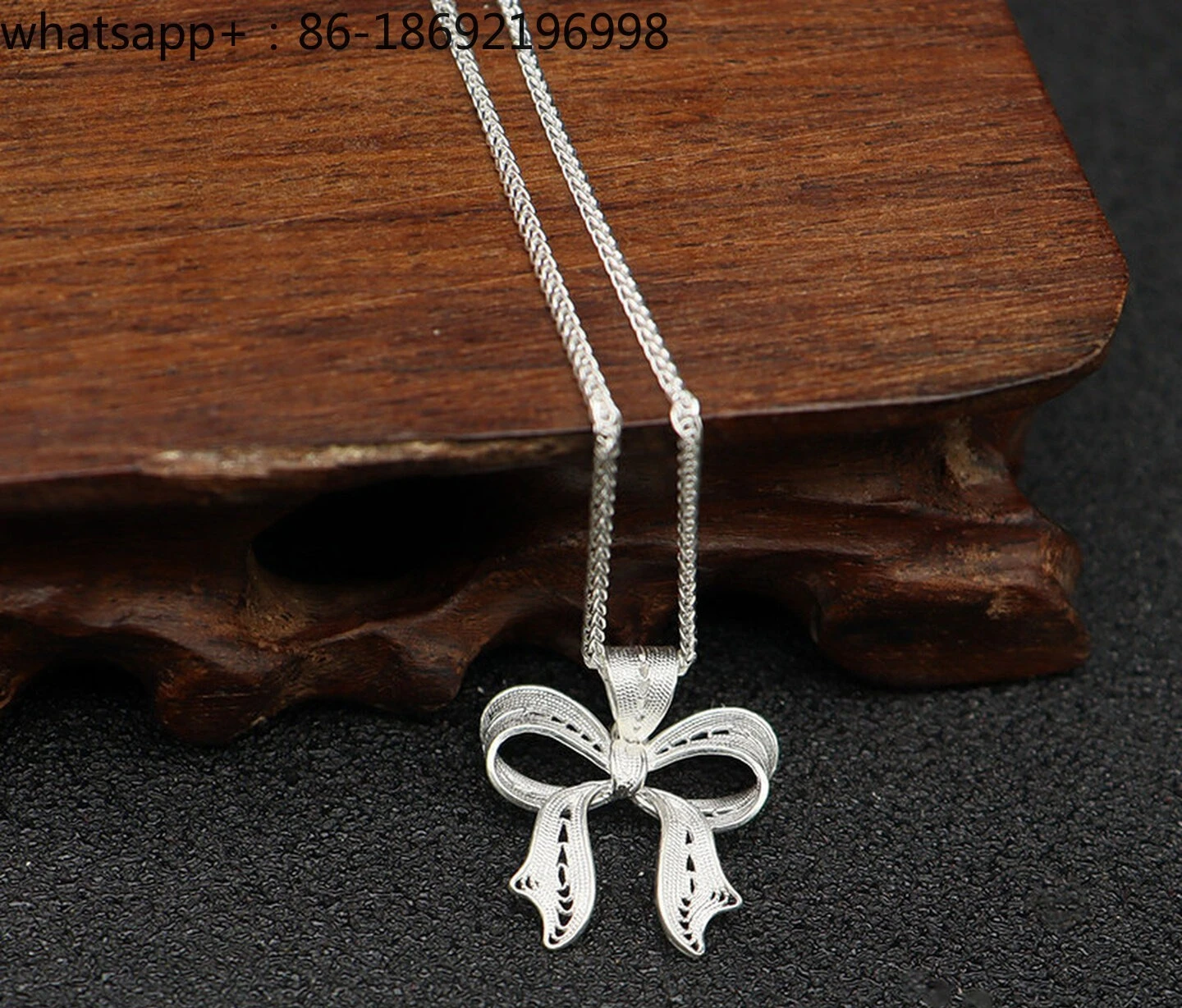 

Sterling Silver Bow Necklace Foot Silver Female Collarbone Chain Light Luxury Niche Design Temperament Pendant