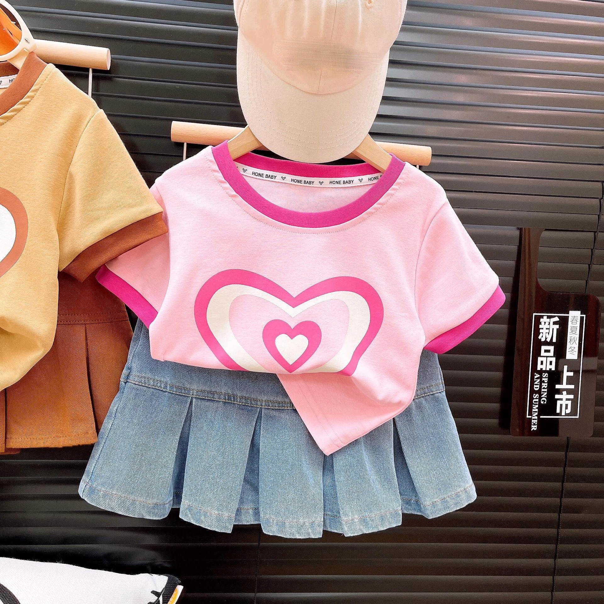 Spring/Summer Girls\' Set Small Heart Short sleeved Top+Versatile Folded Half Skirt Fashion Kids Outfit Children Clothing Suit