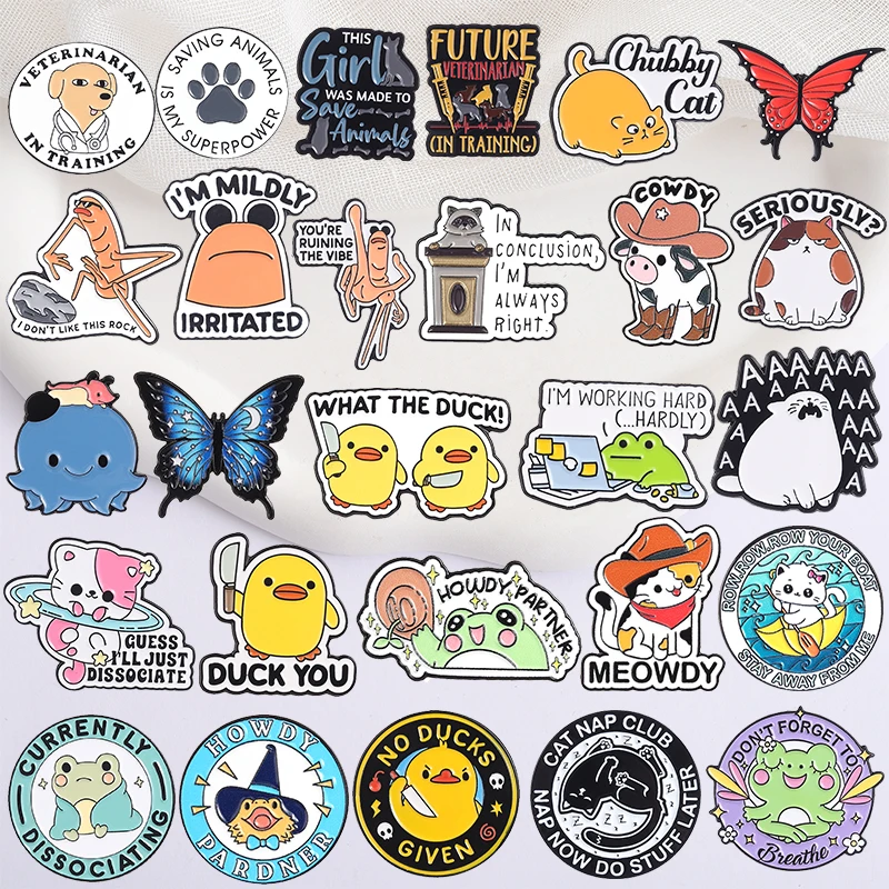 Collection d'épingles en émail sur le thème des animaux de dessin animé : Chat Mignon Impatient, Chat Mignon, Lune, Étoile, Papillon, Chien Docteur, Canard – Broche, Bijou, Badge de revers