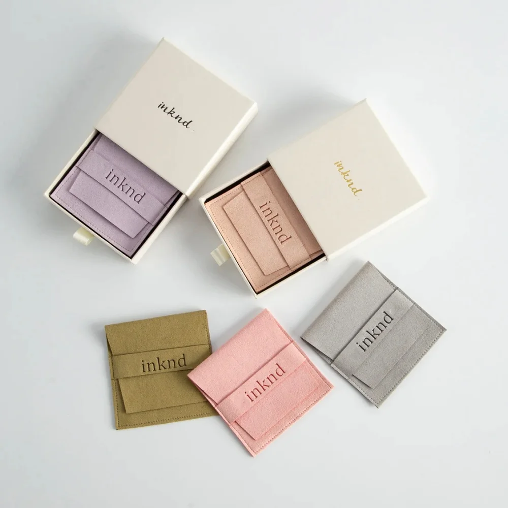 

9x9x3.2cm Beige Jewelry paper box with microfiber jewelry envelope pouch set personalized logo jewelry packaging for jewelry