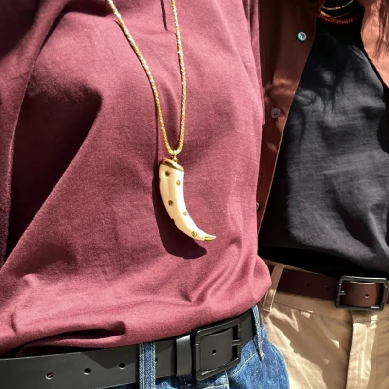 Черно-белые эмалированные рога, длинные ожерелья для женщин, роскошные дизайнерские длинные ожерелья, зимний свитер, ювелирные изделия, новинка 2024 года