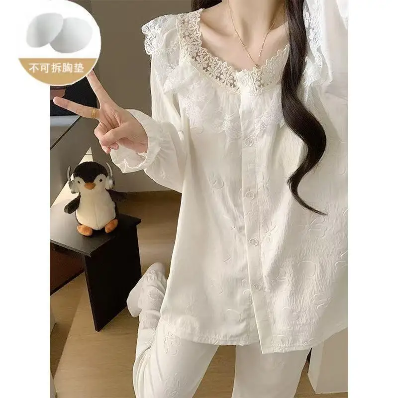 

Новый модный комплект пижамы с тонкими вставками для женщин: домашняя одежда из тонкого материала для весны и осени, новый стиль, свободный крой, с длинными рукавами и длинными брюками.