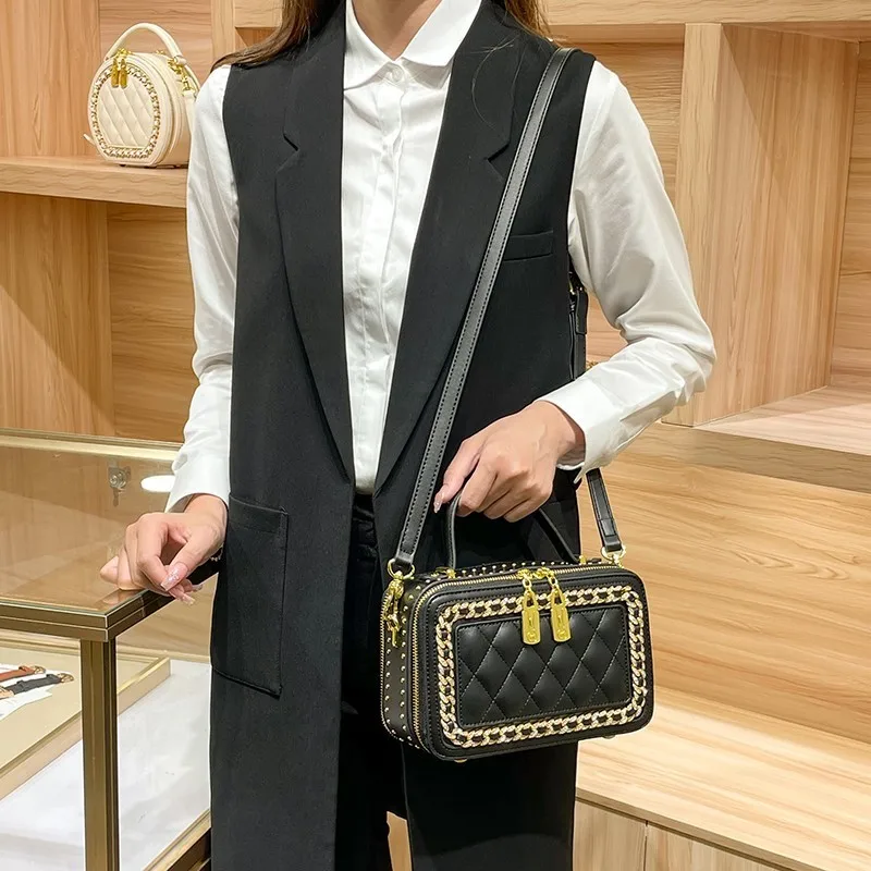 

Brand women's bag 2025 new fashionable and versatile high-end handbag, shoulder bag, crossbody bag box, small square bag