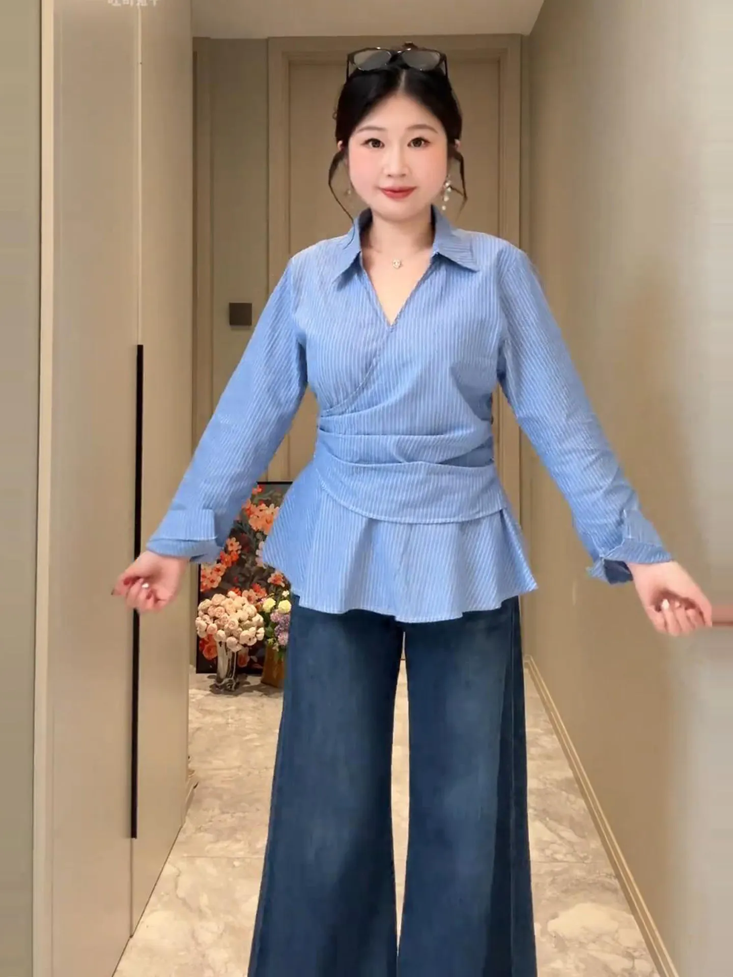 

Slimming Effectiveness Korean Style Shirt for plus Size Women Side Button Design Slim Waist Striped Pattern Long Sleeve Top