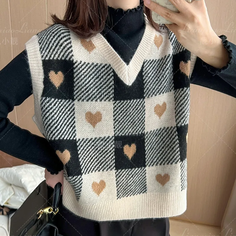 

Heart Checkered Sweater Vest for Women V-neck Sleeveless Knit Tank Top Cosy Knitwear Autumn Winter Teen-girl Preppy Style Outfit