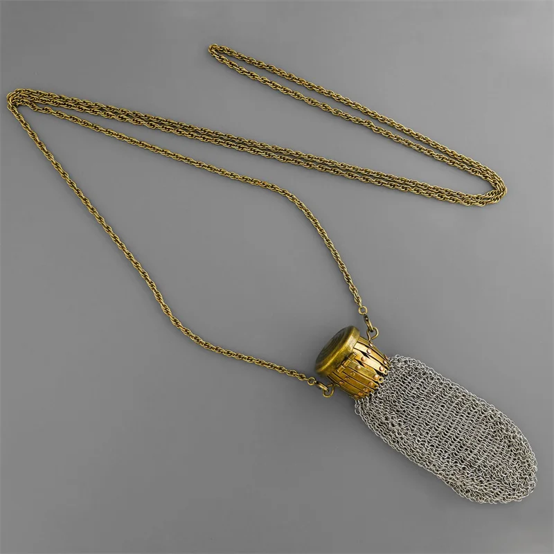 Vintage Mesh Lock Armor Bag Pendant Necklace for Women Fashion Elegant Suitable for Lipstick Headphones Shopping Accessories
