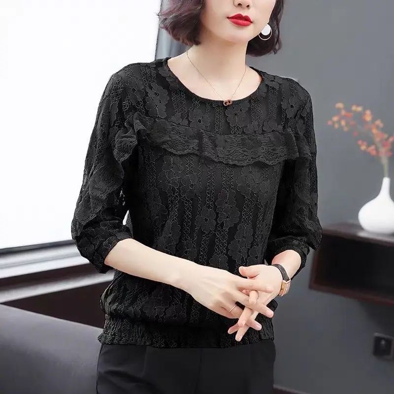 Lace shirt spring 2023 new middle sleeve hollow T-shirt female pink aged mother nine points sleeve jacket female blouse tops