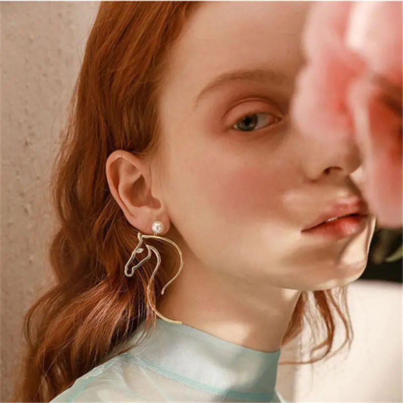 

400A Large Gold Color Simple Horse for Head Earrings Simple Delicate Shinning Earring Pin Jewelry