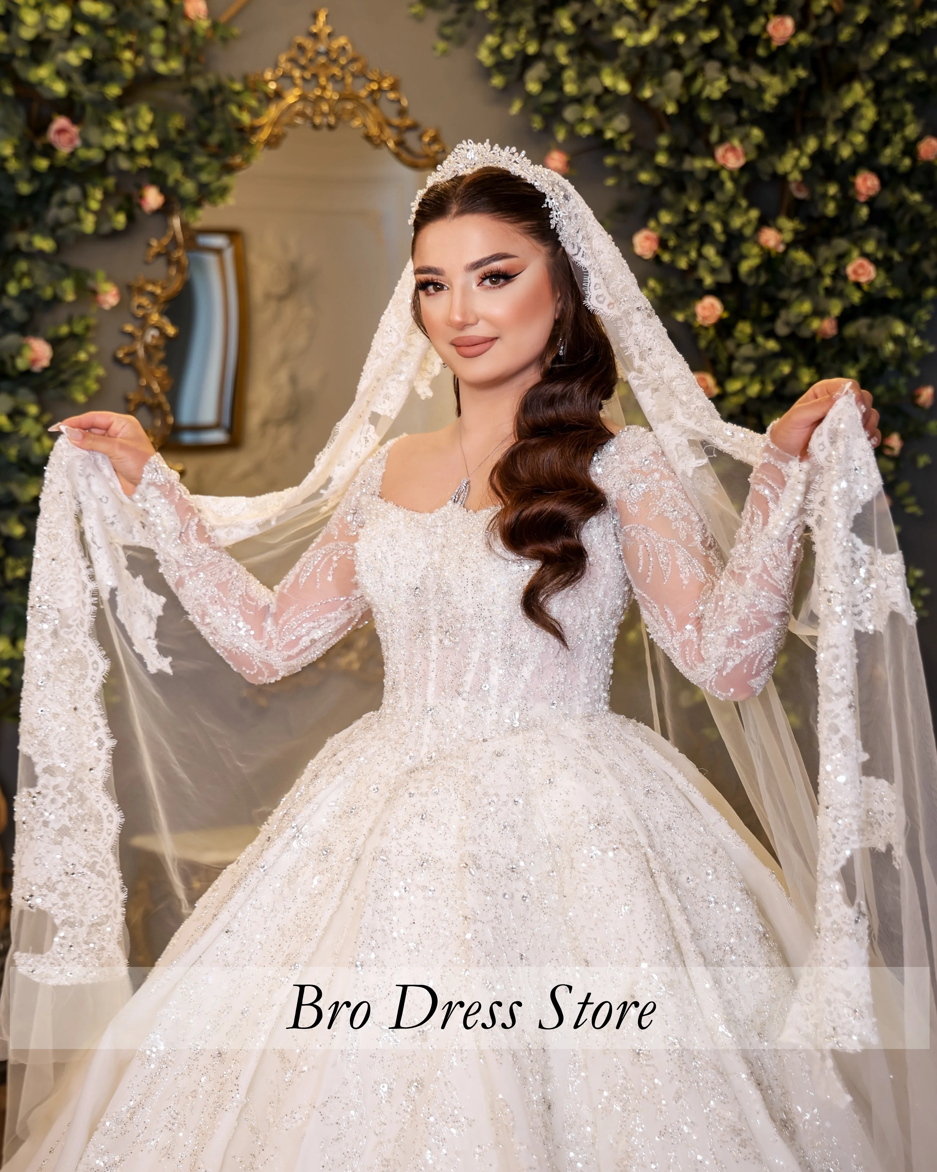 Customzied Luxury Sparkly Princess Wedding Dress Long Sleeve Square Neck Lace Beaded Bridal Gown Court Train Vestido De Novia