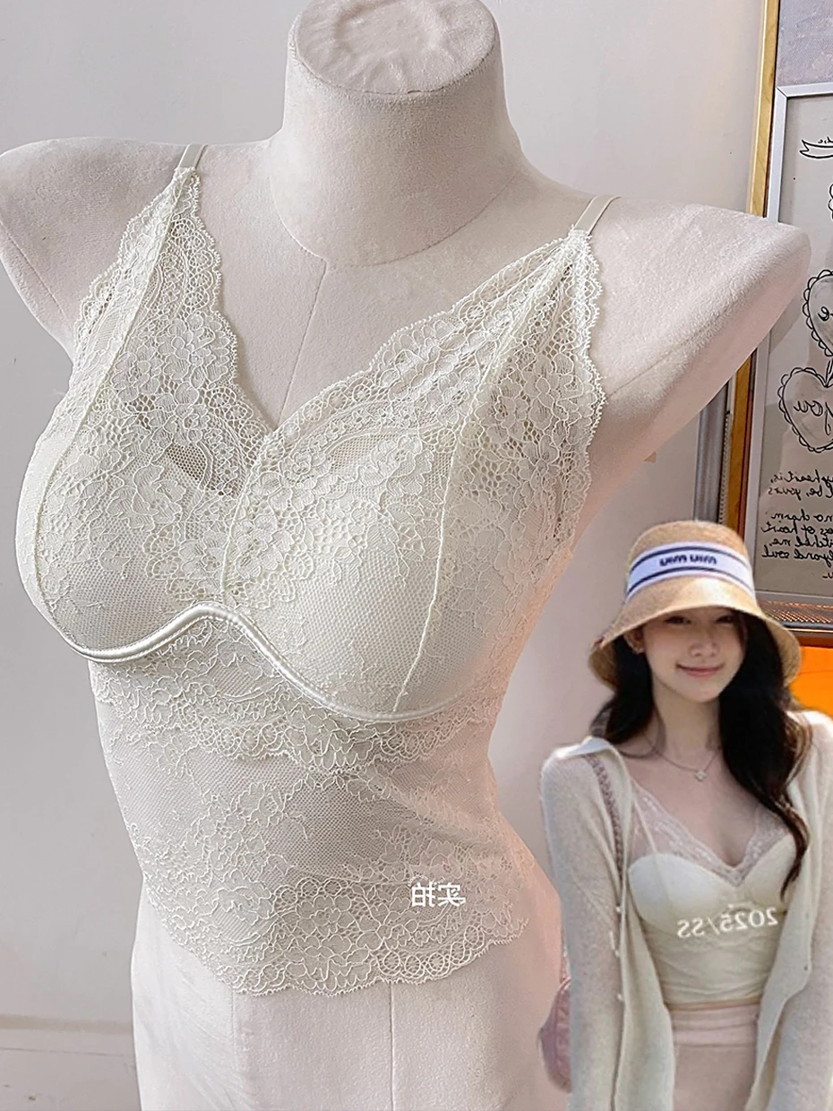 Delicate Lace Halter Neck One-Piece Bra Vest with Fixed Chest Pad Base Tank Top Can Be Worn outside Soft And Comfortable