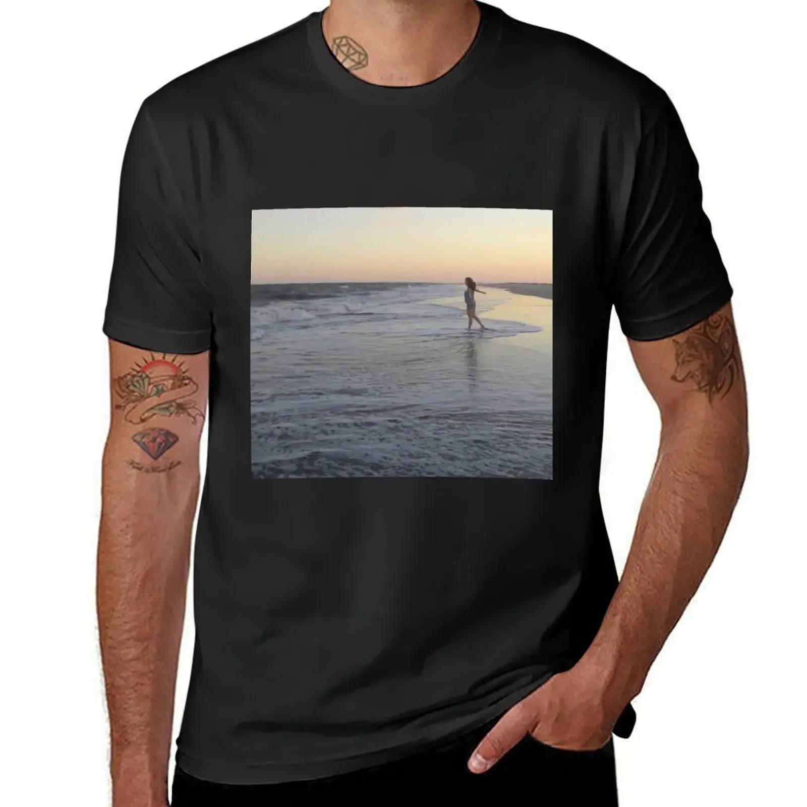 Wild Dunes Isle Of Palms Sunset Beach with Girl T-Shirt blue archive customizeds cotton graphic tees T-shirts for men cotton