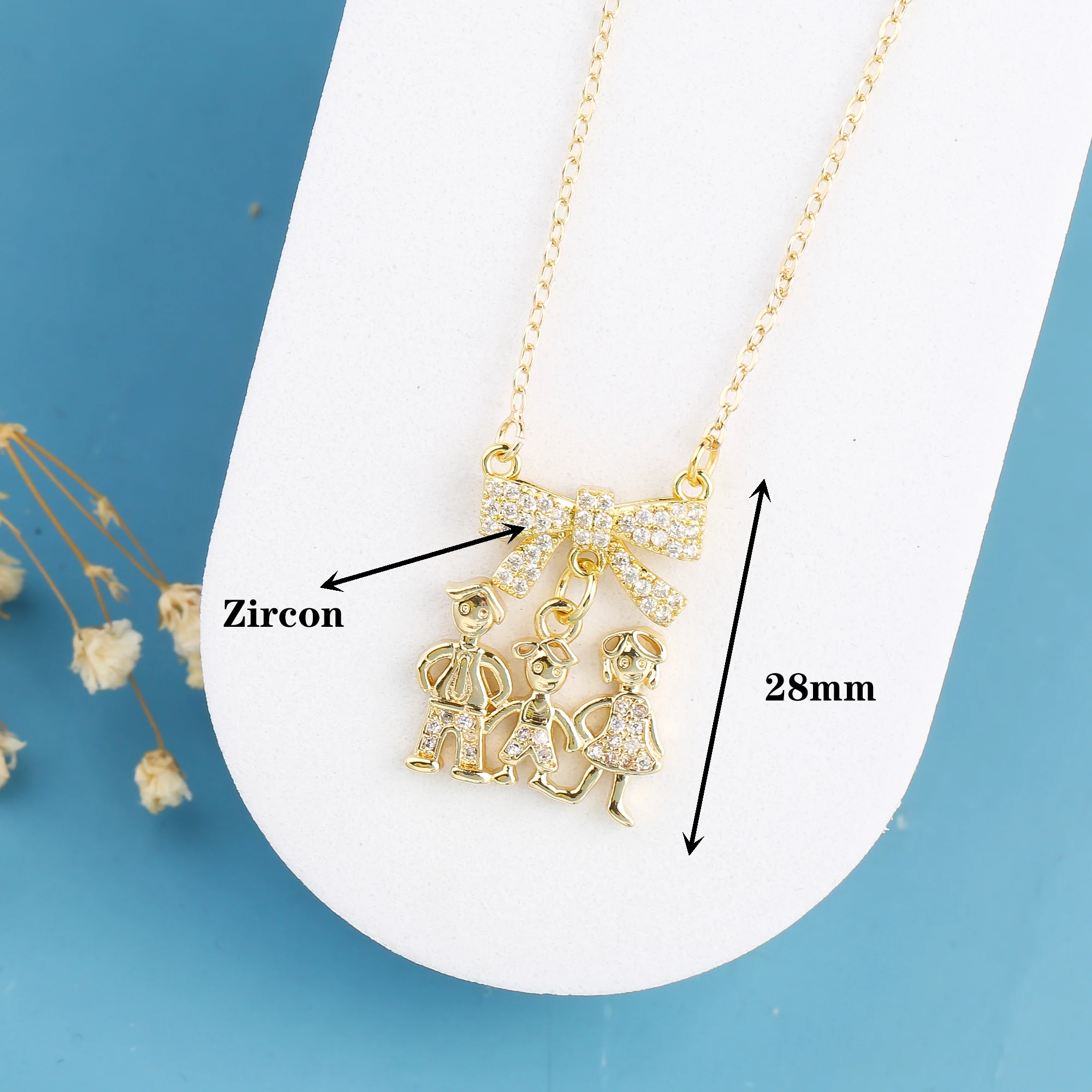 New Creative Gold-Plated Zirconia Mom, Dad And Child Theme Pendant Necklace Classic For Mother\'S Day Birthday Jewelry Gift