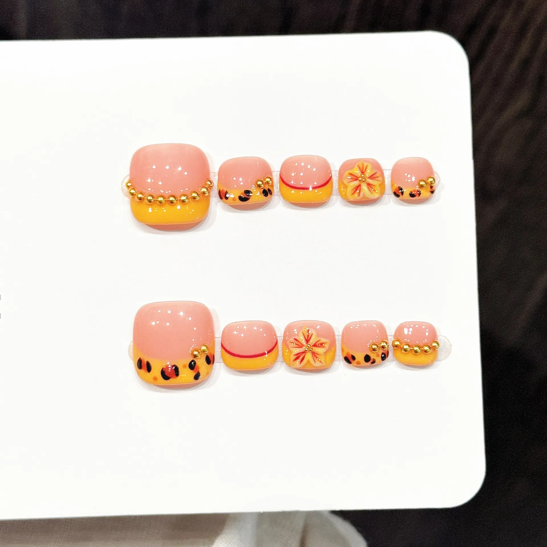 10pcs Handmade Pressed Foot Nails Art, Nice Fake Toenail,  "Honey Orange" Contrast Hand-Painted Flowers GentlePerfect For Women