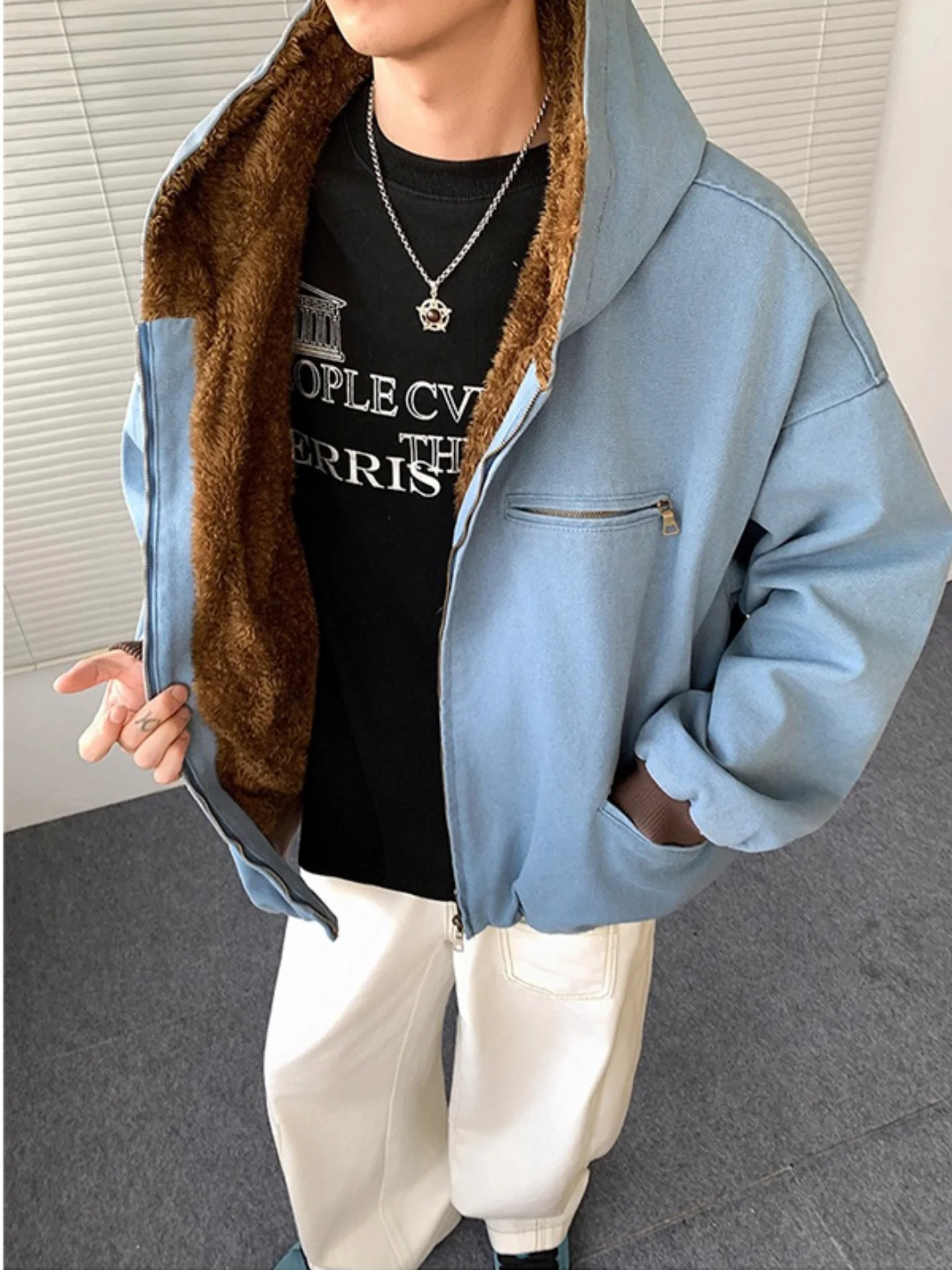 

Мужская утепленная джинсовая куртка с капюшоном в американском стиле, на меху из овчины, зимняя, повседневная, свободного кроя, на молнии, для молодежи