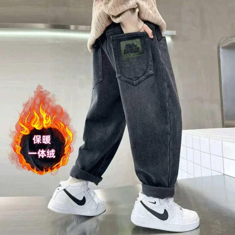 جينز للأولاد لعام 2025 في الربيع والخريف، سراويل كاجوال للأطفال متوسطة إلى كبيرة، وسيم ومتعدد الاستخدامات، سراويل للأولاد، نمط الشارع