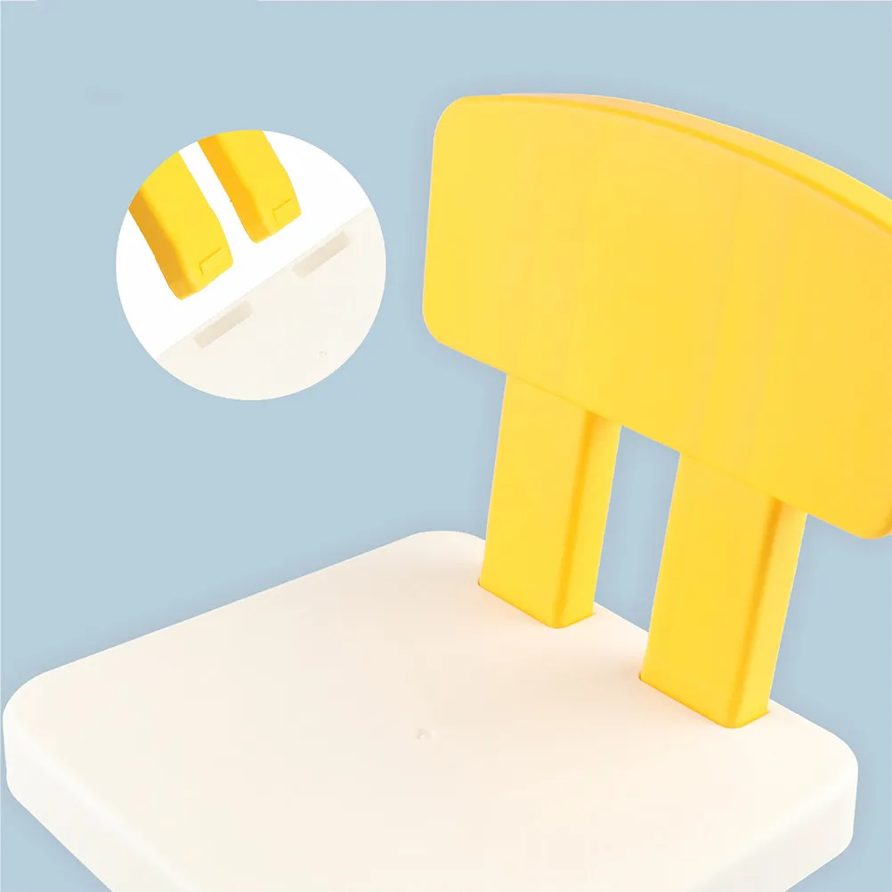 積み木チェアセット。安全で教育的なプラスチック製の子供用家具。多機能スツールとして、さまざまな用途に使える。表面が滑らかで、耐久性も高い。
