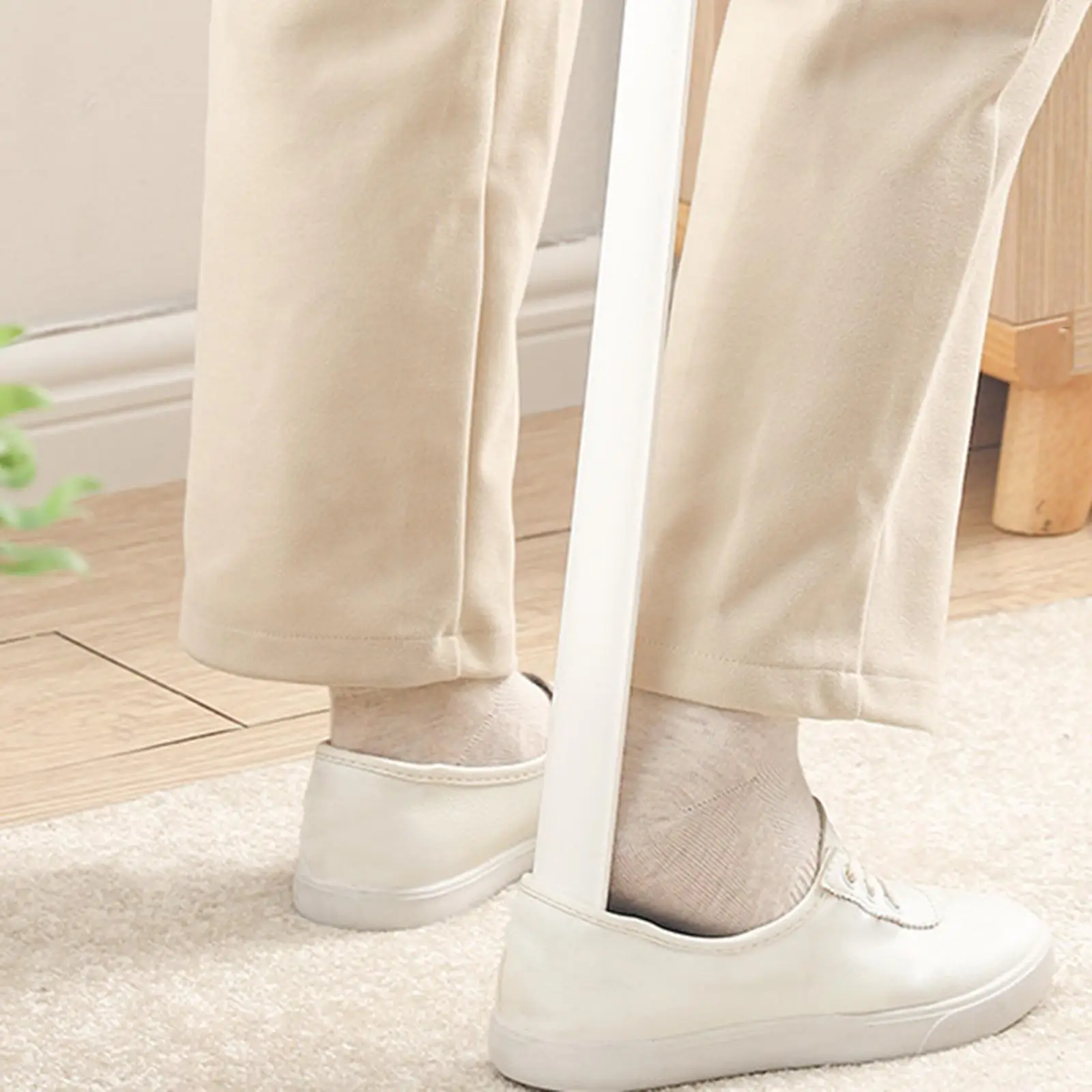 Extra Long Plastic Shoe Horn for Seniors Easy Reach Assist Tool Magnetic Wall Mount Hook Design Portable