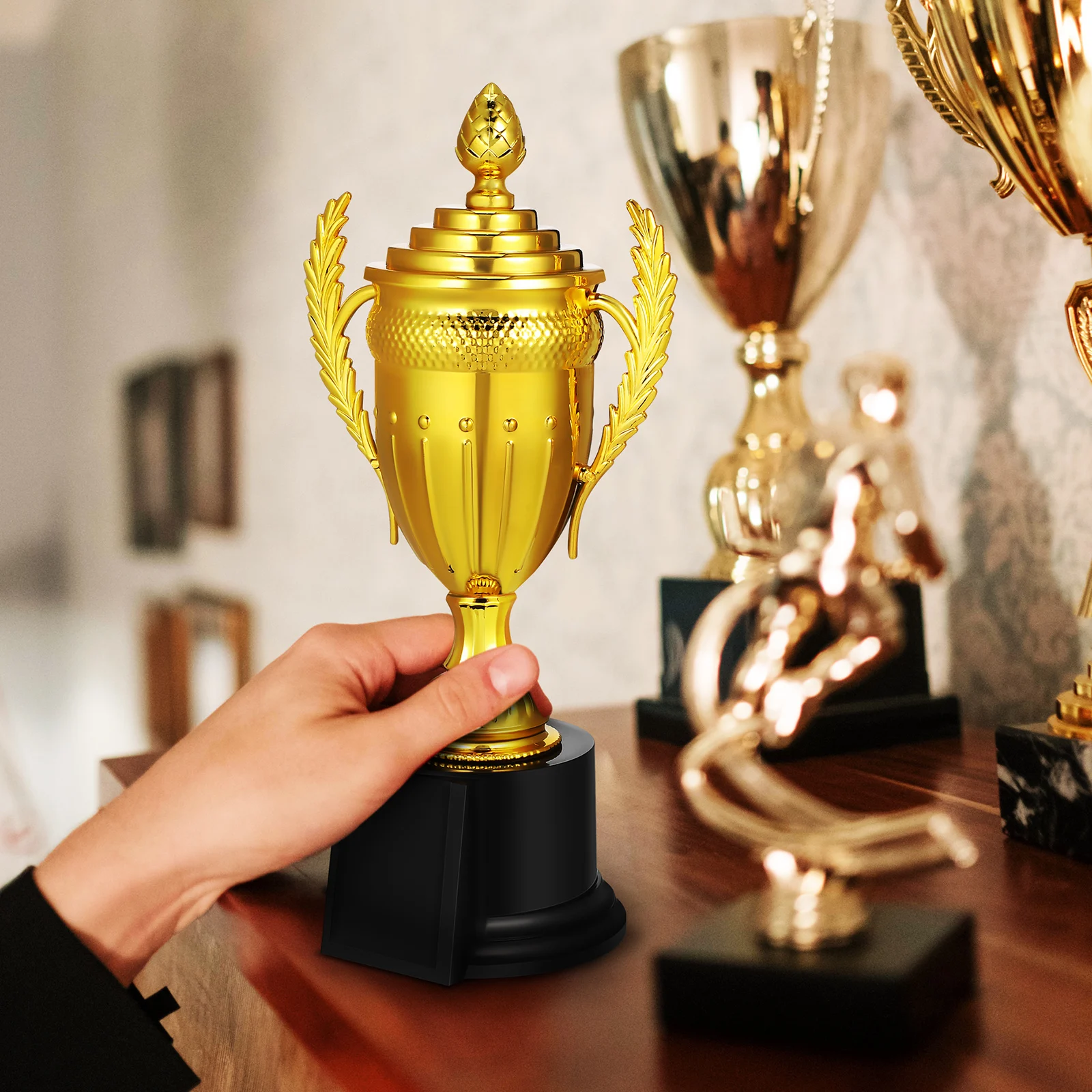 

Plastic Trophy 27cm with Lid for Sports Academic Awards Ceremonies Decor Showpiece Winner Trophy Cup Durable Material