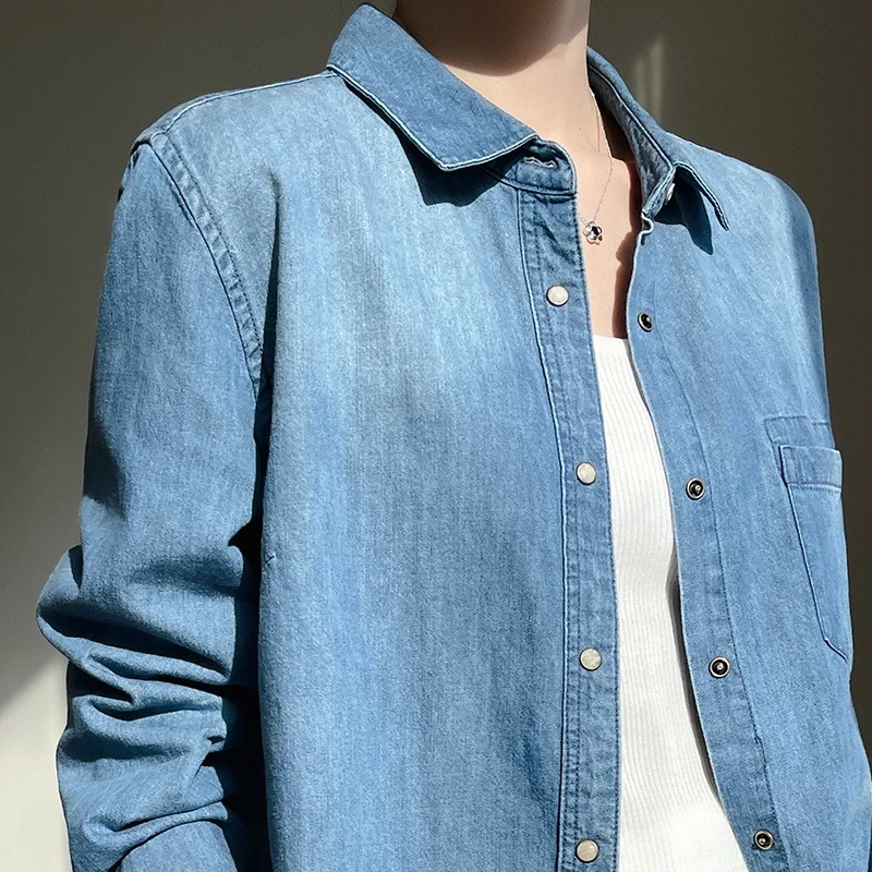 Retro-Jeans hemd im Workwear-Stil für Frauen mit einem Design-Gefühl für Unterwäsche-Unterwäsche im Frühjahr und Sommer mit lockerer Jacke