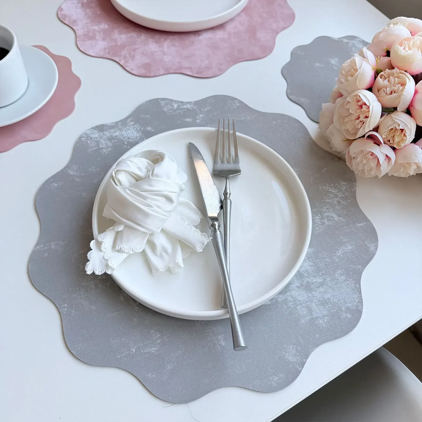 Imitation Velvet Leather Placemat Cup Coaster Silk Like Flower Shaped Insulation Waterproof Place Mat French Tableware Bowl Pad