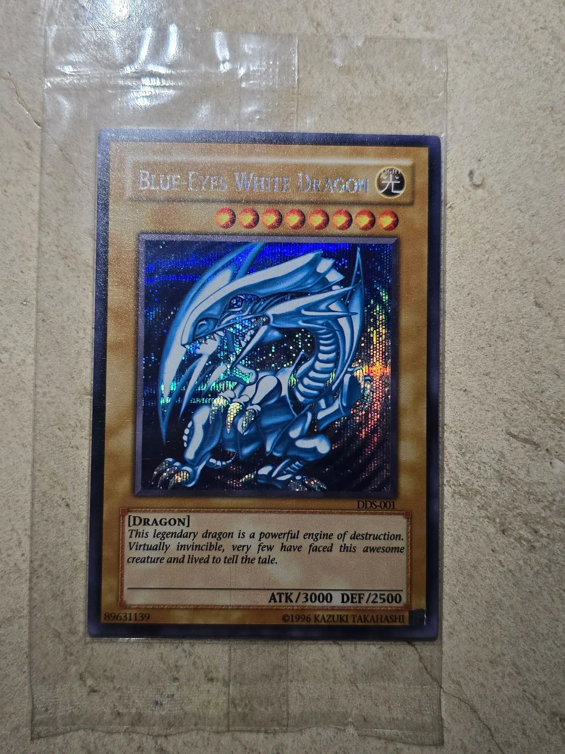 Yu-Gi-Oh TCG Dark Duel Stories Secret Rare SE DDS-001 Blue-Eyes White Dragon Hobby Collection carta giocattolo regalo (non originale)