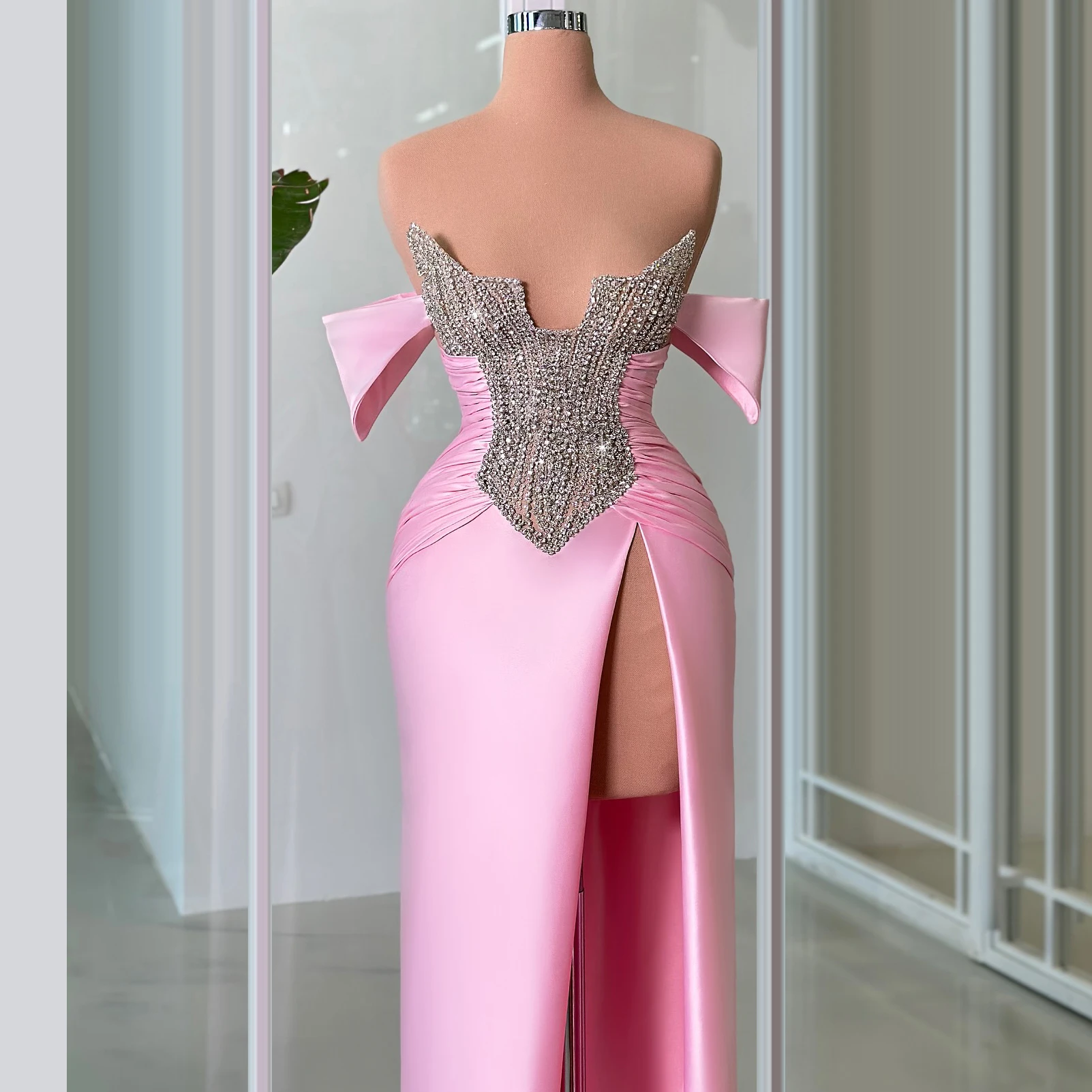 

High Slit Pink Off Shoulder Beaded Crystal Evening Gown With Rhinestones Birthday Party Dress Satin Graduation Gown Customized