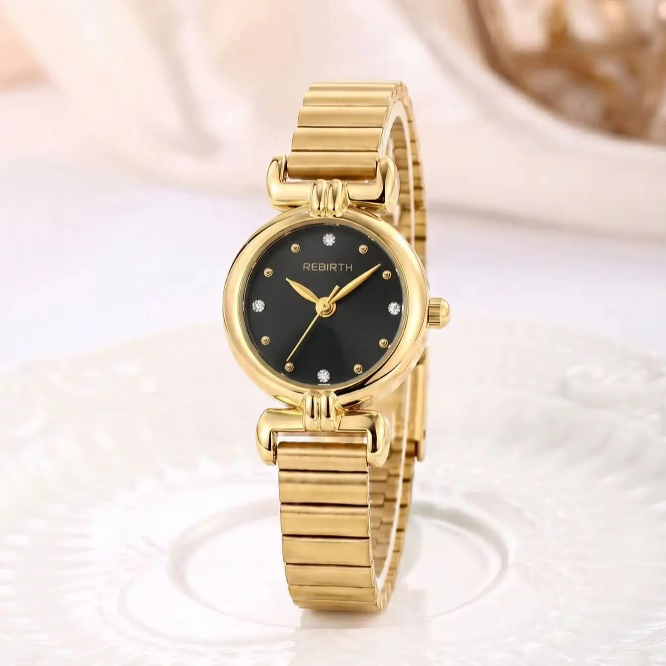 Small, Simple, Exquisite and Fashionable Women's Quartz Watch view 4