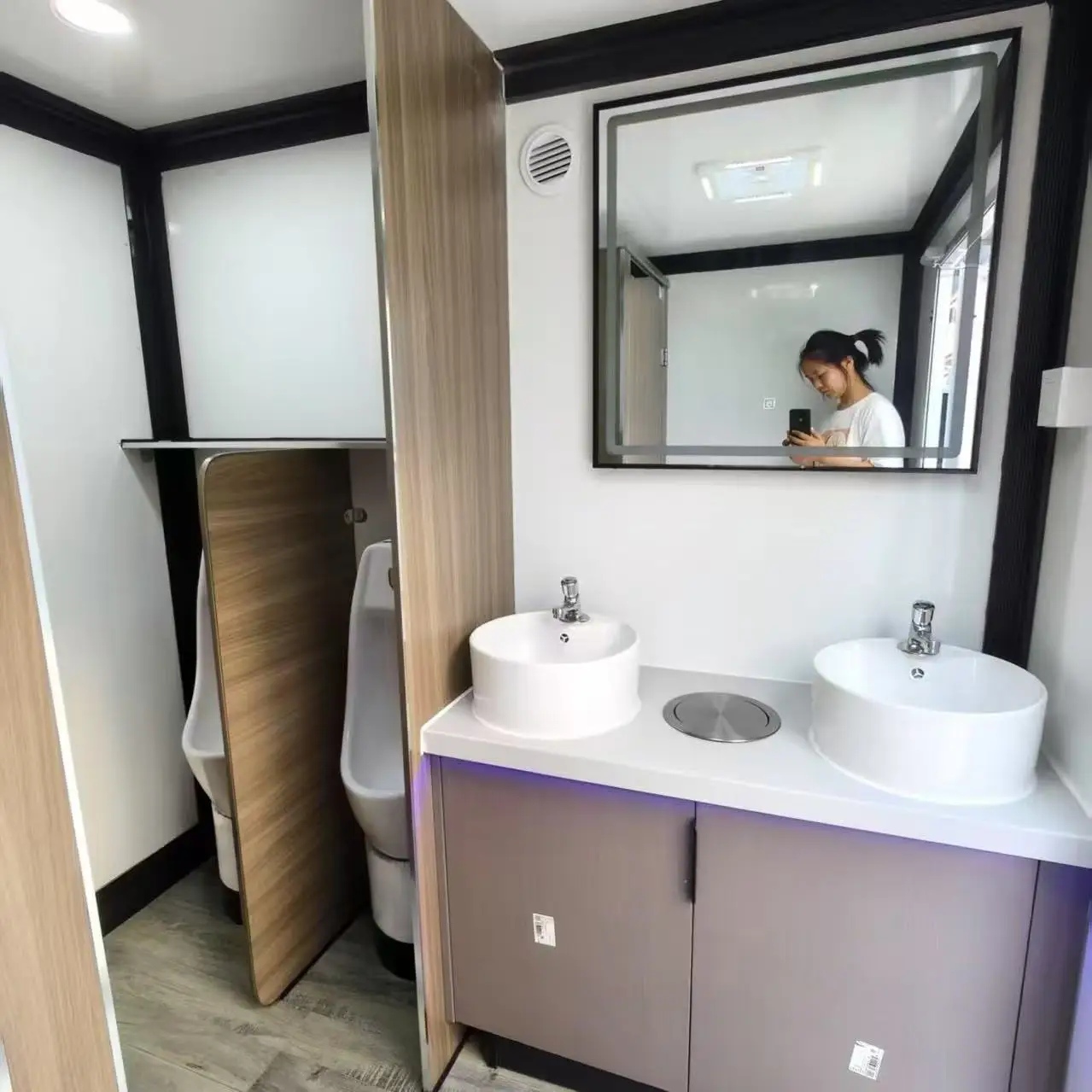 Camping Portable Shower Toilet Combo Trailer Self Plumbing Flushable Mobile Restroom For RV Park  Remote Campground