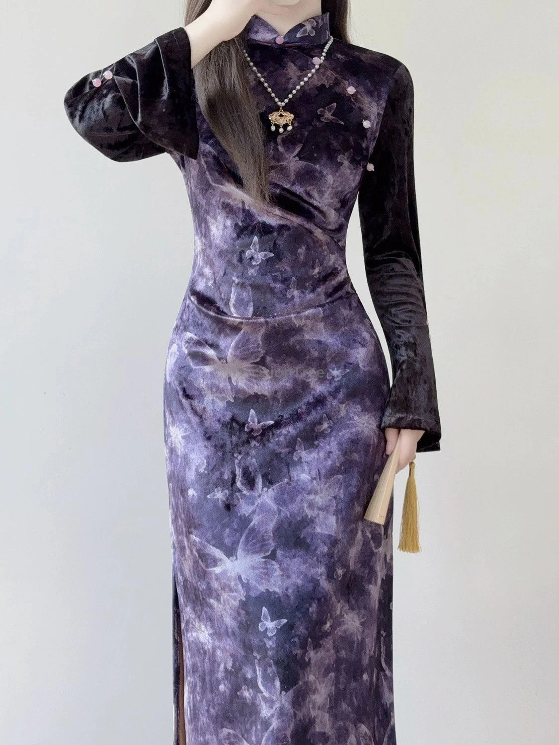 2025 مطبوعة الأرجواني تشيباو الخريف الشتاء طويلة الأكمام المخملية تشيباو النمط الصيني الجديد سليم المناسب الخصر cinching الرجعية شيونغسام #3