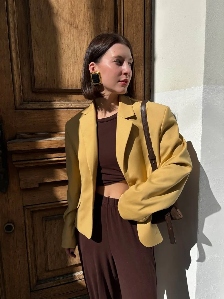 

Yellow Single Breasted Lapel Short Suit Jacket Ladies' Wide Shoulder Slim-fit Suit 2026 New Fashionable Commuting Formal Attire