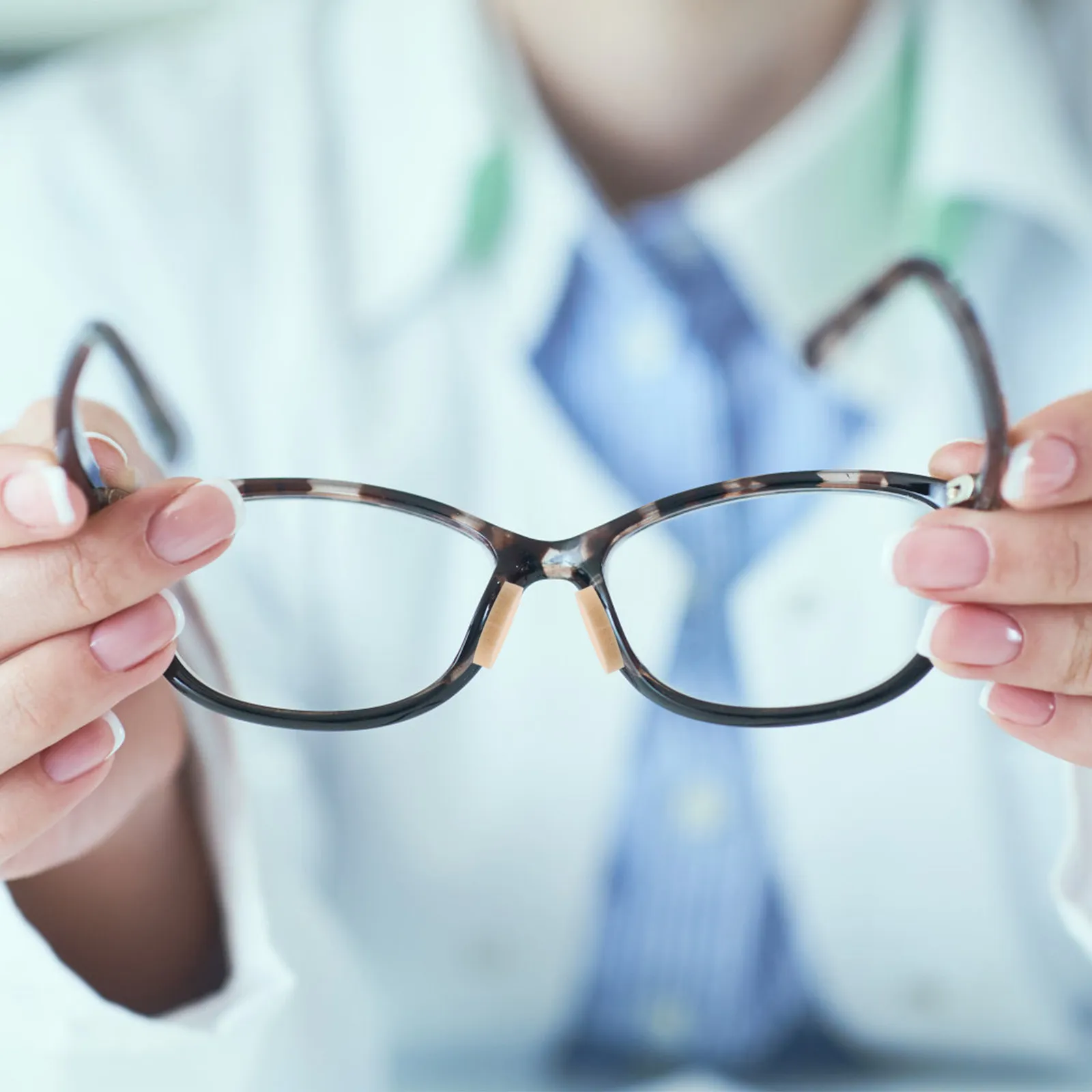 

96 шт. мягких накладок из ЭВА-губки для носа, самоклеящиеся, удобные, противоскользящие, для очков, сменные, для ремонта очков