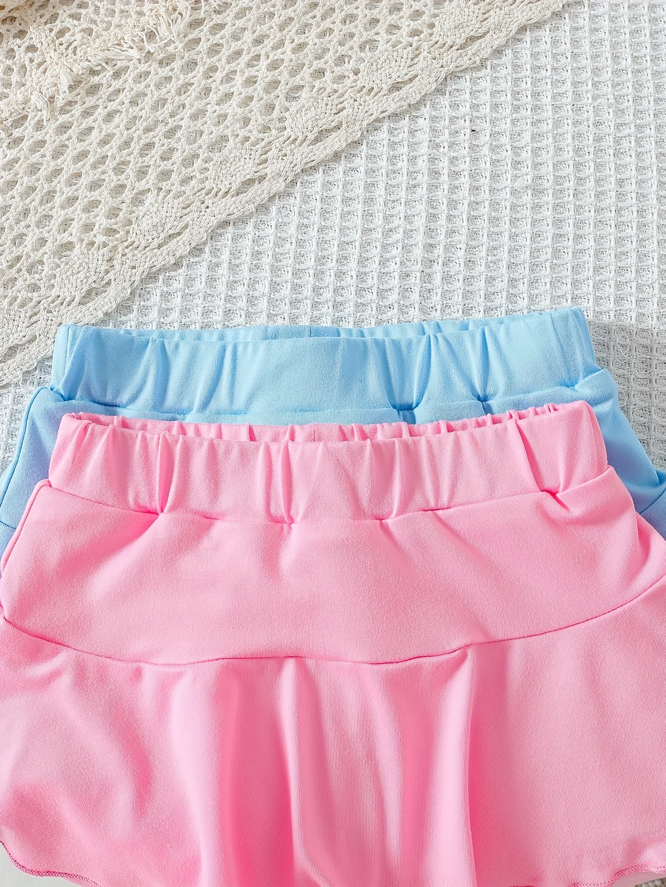 Dwuczęściowe szorty-spódniczka dla niemowląt na wiosnę/lato, wygodne, urocze, imitacja dwóch części, zestaw 2 sztuk (na wyjścia) – prezent na Walentynki/urodziny dla dziewczynki