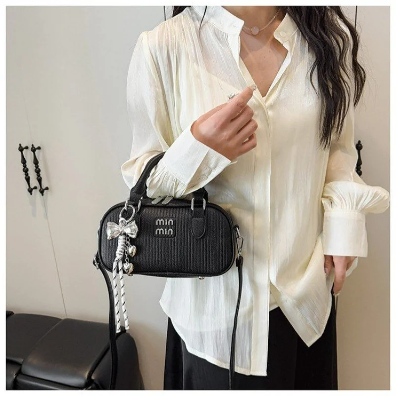 

Premium Leather Messenger Bag For Ladies: Women's Crossbody Bag By Luxury Brand Classic Elegant Style