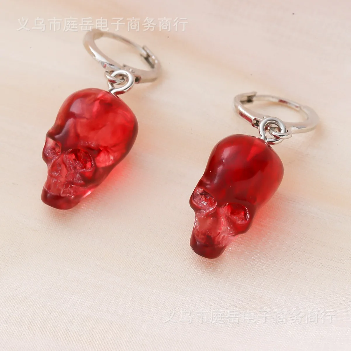 European and American Red Drop Glue Dropping Gel Skull Ear Buckle UNISEX Halloween Horror Atmosphere Parkour Party Earrings