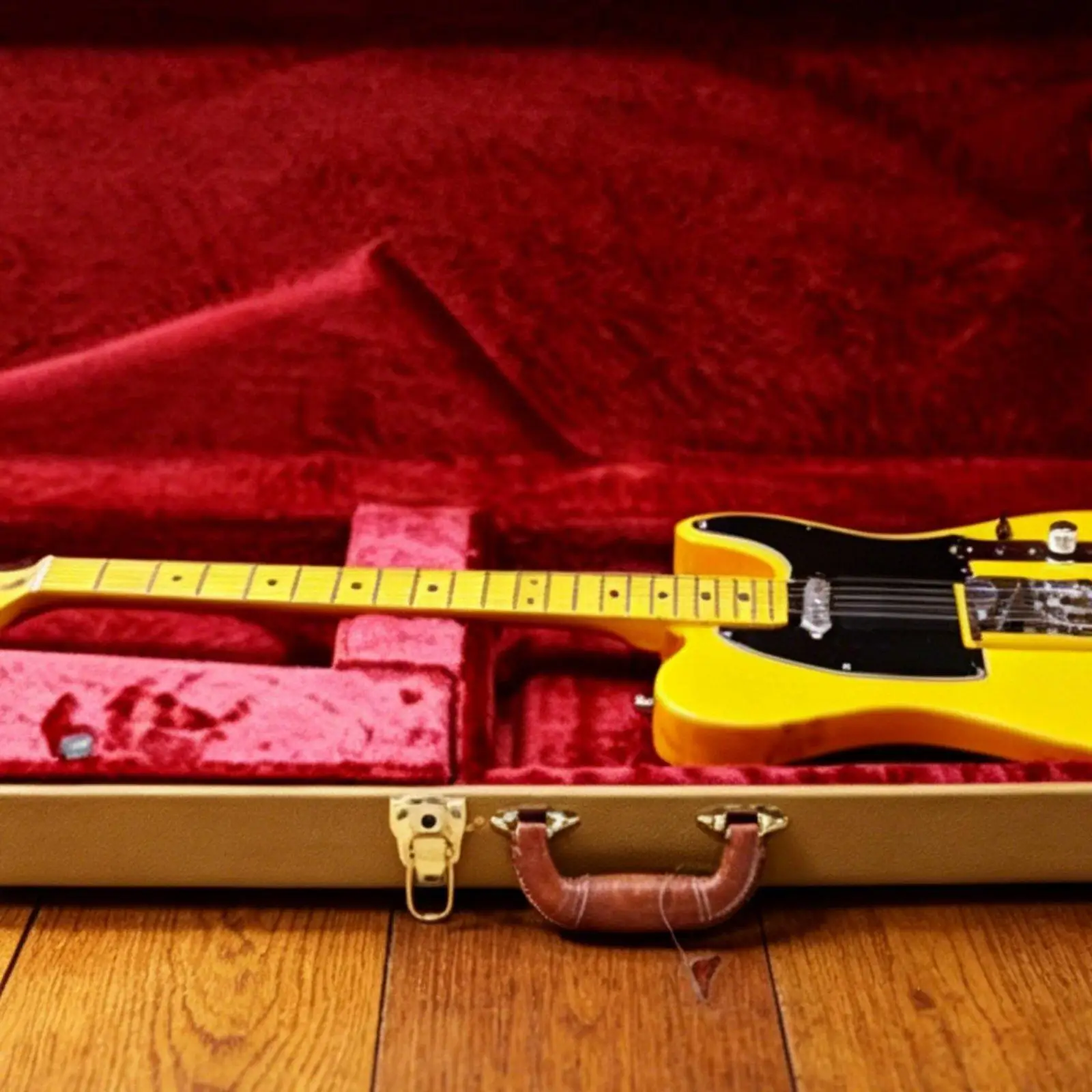 shielding-square-electric-guitar-case-portable-electric-guitar-hard-case-scratch