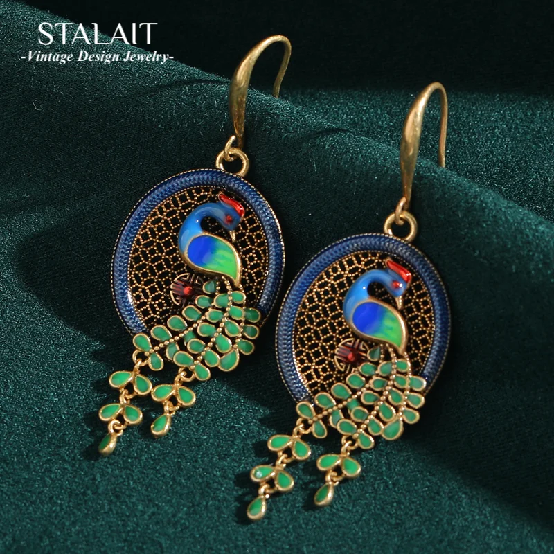 

Vintage Painted Drop Peacock Earring for Women Hollowed Screen Jewelry Olive Leaf Tail Animal Accessories Dangle Cooper Material