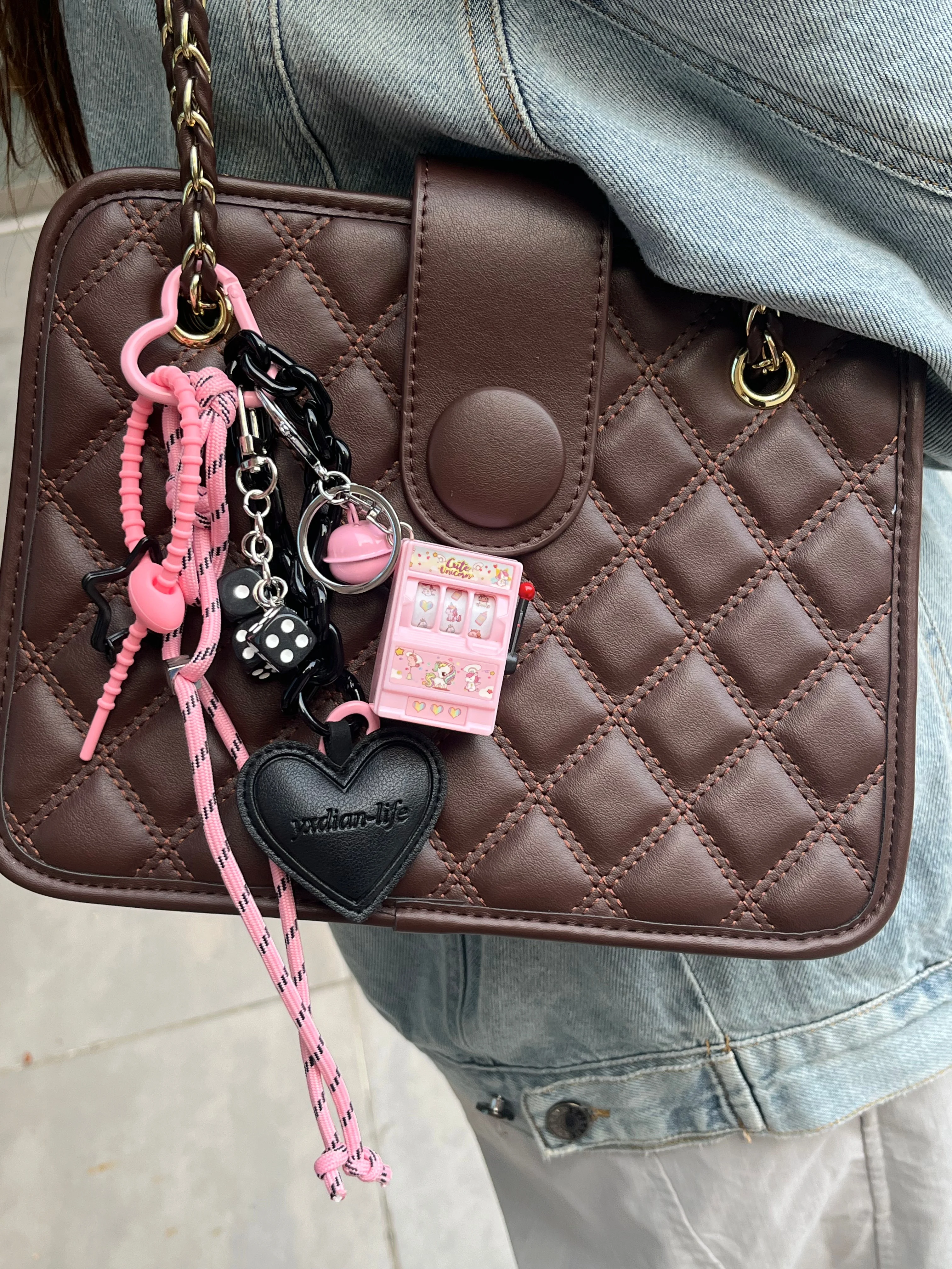 Brand Rose Pink Chip Luxury Design Pendant Purple Badminton Bag Pendant Niche Hand-woven Lanyard Ins Love Pearl Bow Keychain