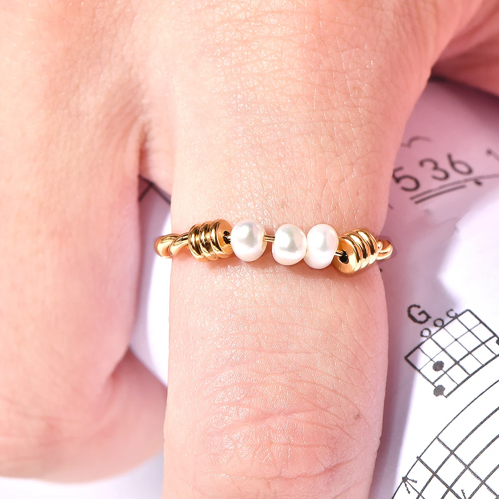 Natural Freshwater Pearls, Fashionable, Simple and Versatile, Hand-Wound Twist Ring, Niche Design, Titanium Steel Ring