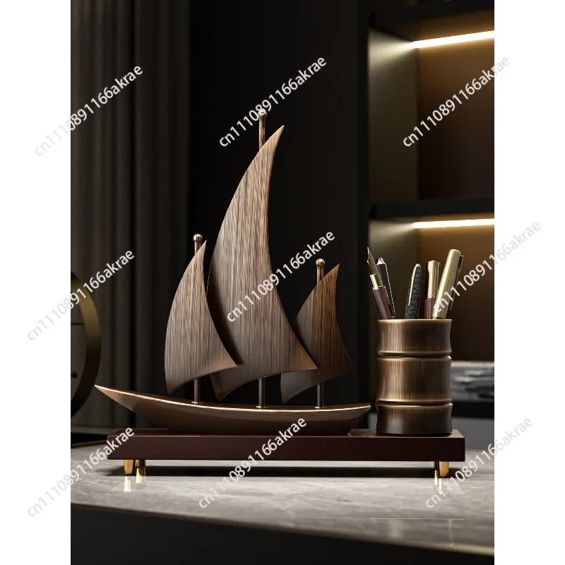 Smooth sailing, sailing ornament, pen holder, office desktop, light luxury and high-end men's gifts