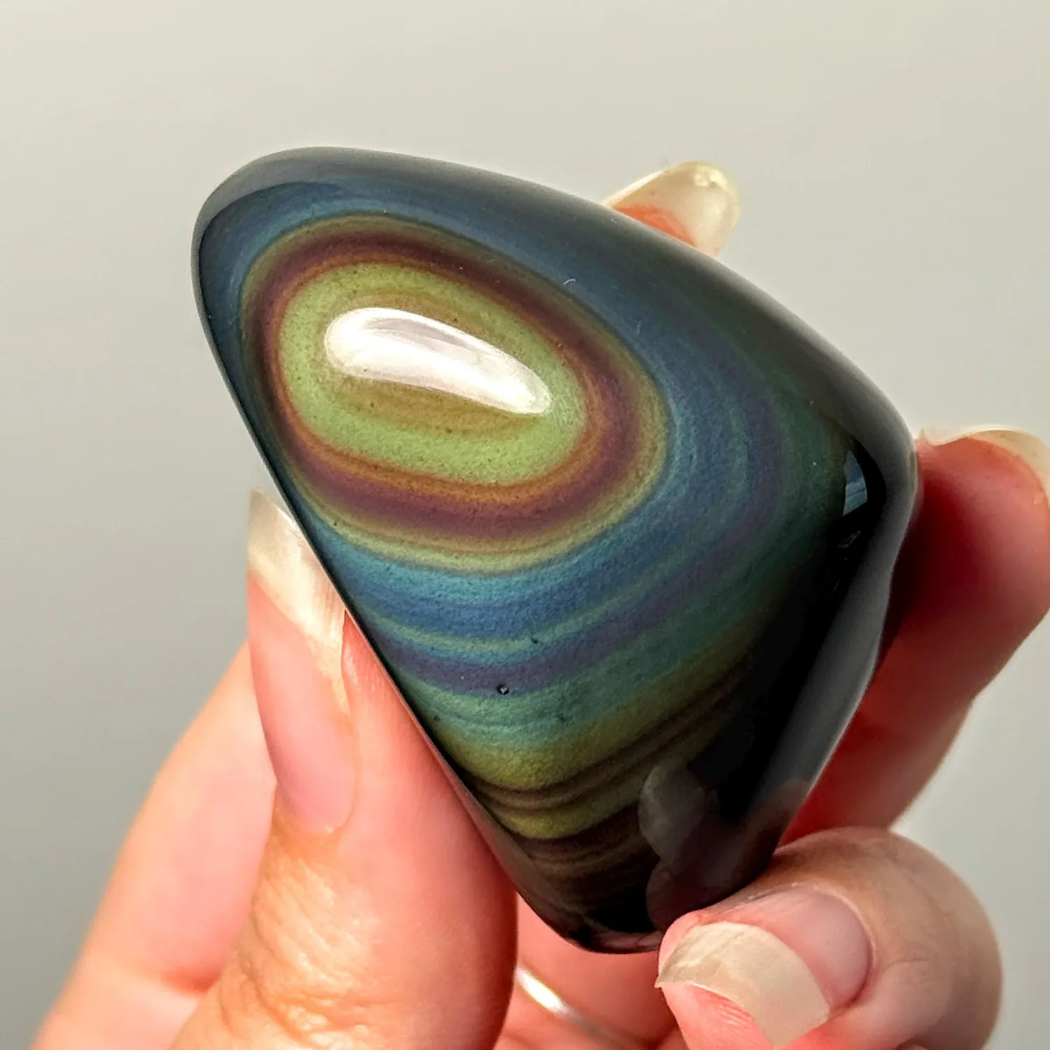 

1pc AAA+ Rainbow Obsidian Freeform Crystal Carving - Shiny Crystals Featuring Colorful Iridescent Designs