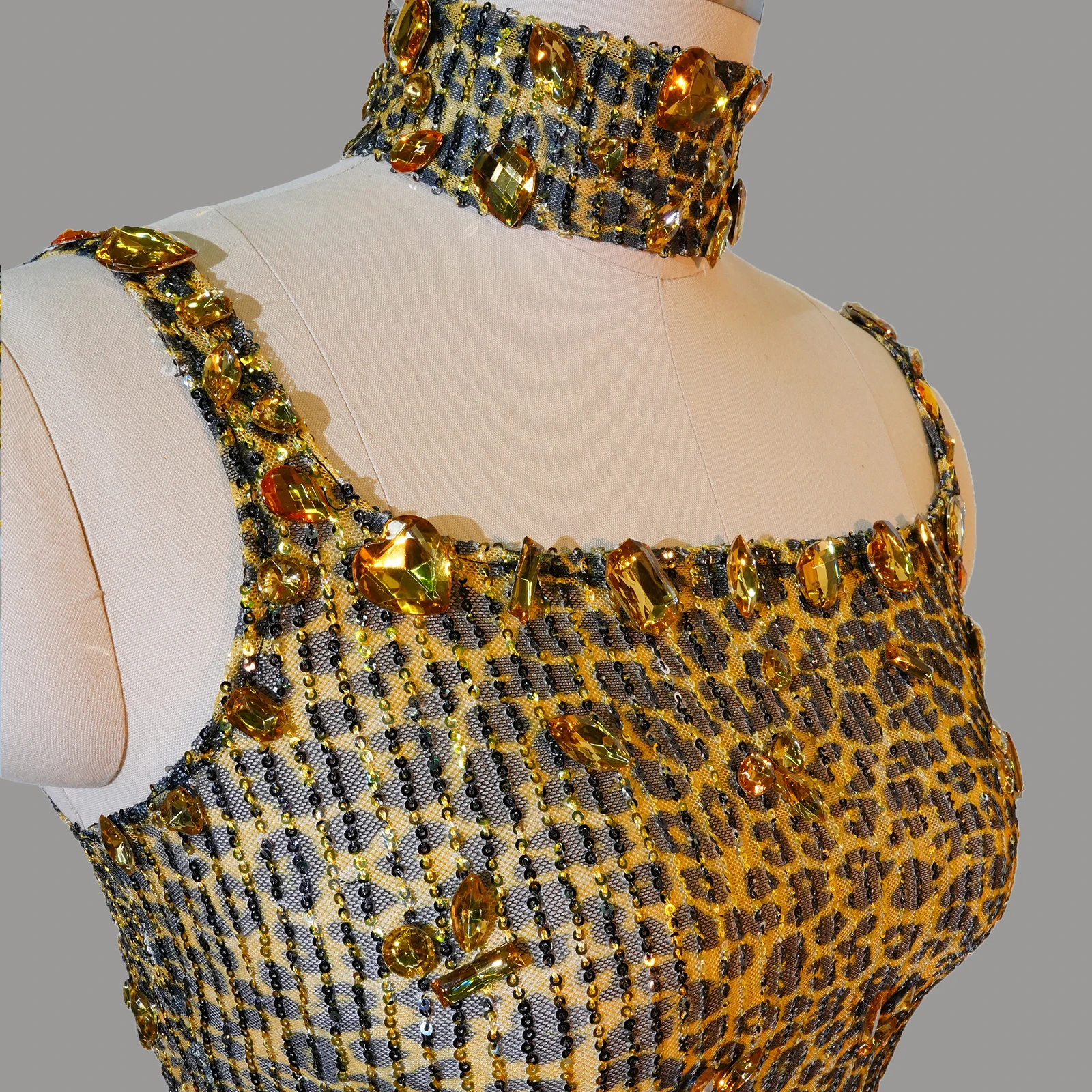 Новое женское платье с кристаллами и блестками на день рождения, ночной клуб, модель платья для подиума, костюм певицы, сценический наряд, вечерние платья без рукавов