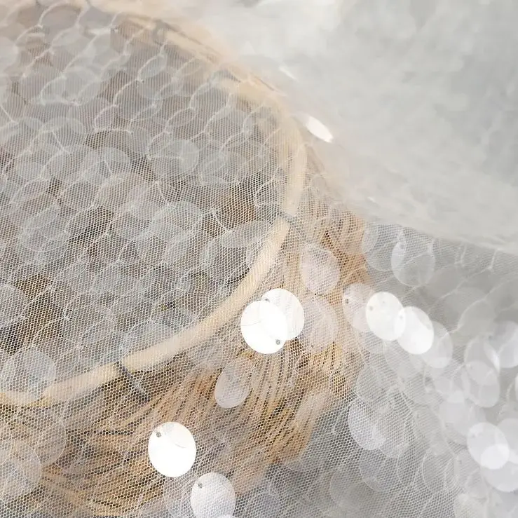 

Прозрачная сетчатая ткань с вышивкой пайетками 15 мм для свадебных платьев, вечерних платьев, танцевальных костюмов, юбок русалки - 2 метра