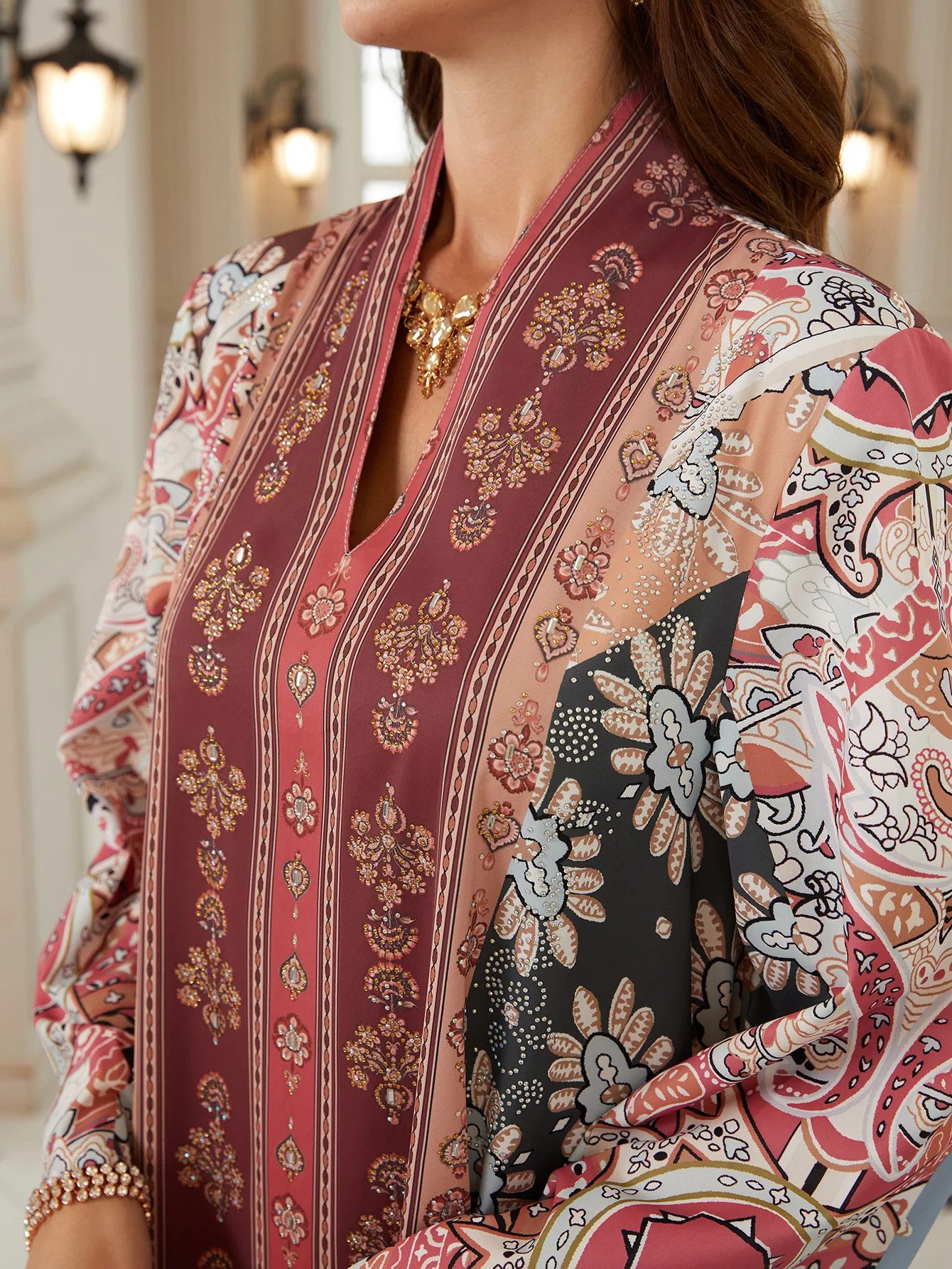 

Этническая Абая с V-образным вырезом в стиле бохо с цветочным принтом и длинным рукавом Абая Свободная струящаяся макси-качели Абая Скромная негабаритная вышитая Джалабия