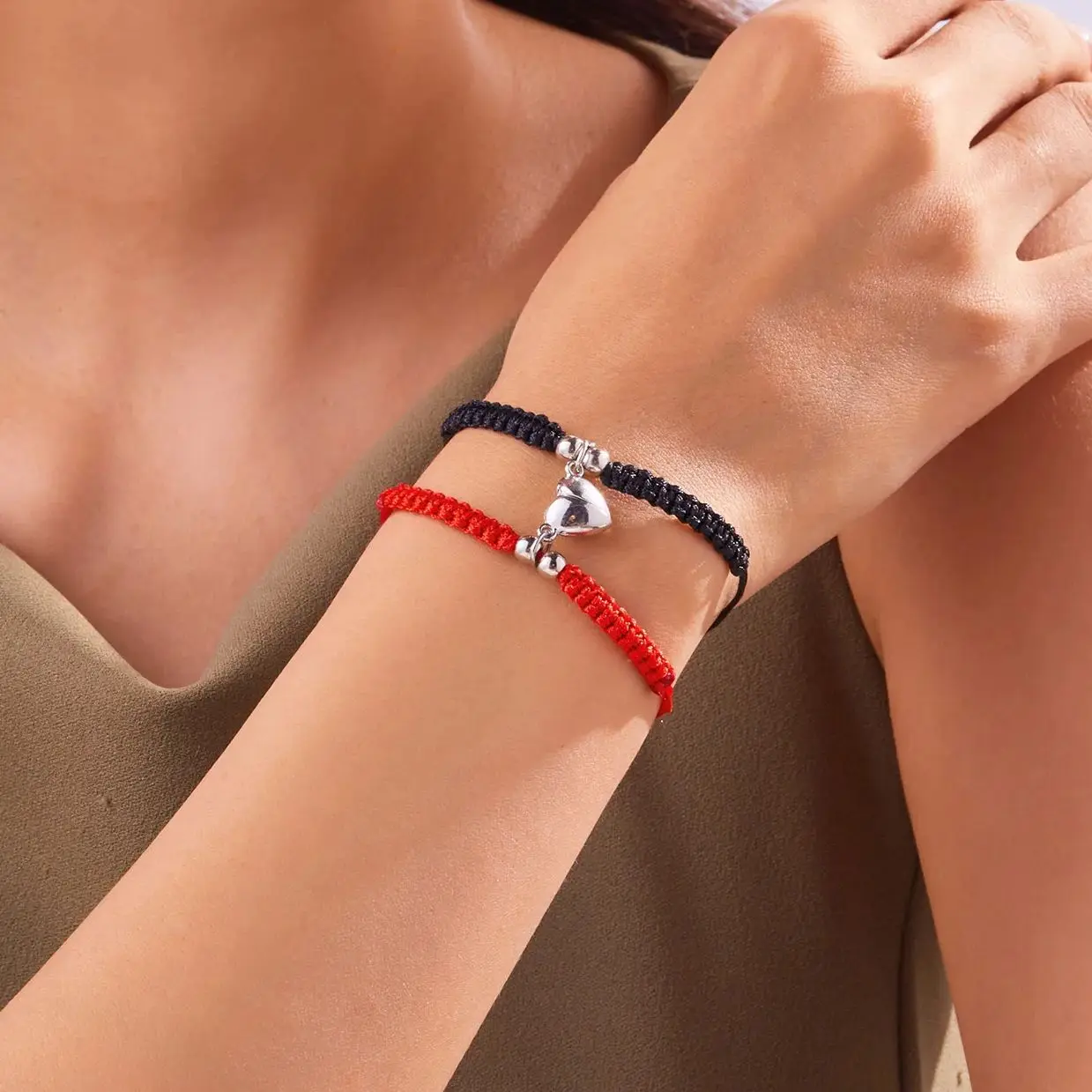 2 PCS Simple Lucky Red Rope Braided Bracelet for Women Men Romantic Heart Magnetic Couple Matching Bracelets Friendship Jewelry