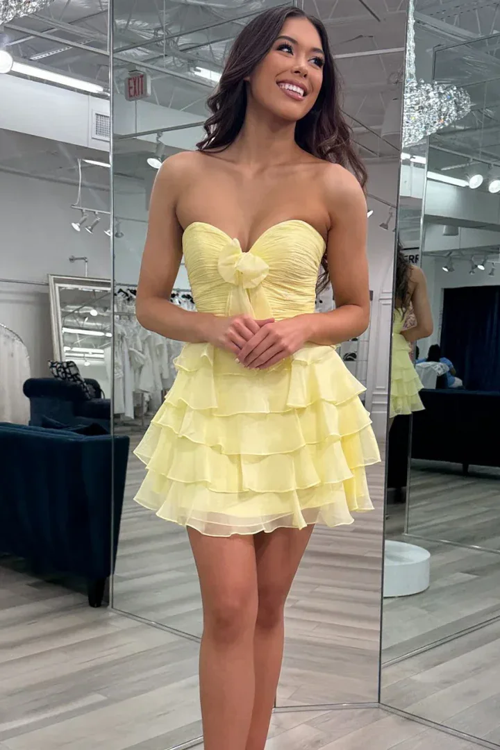 

SWEMILE Strapless A-Line Ruffles Short Homecoming Dresses 2026 Empire-Waist Sleeveless Chiffon Cocktail Dresses Mini Prom Gowns