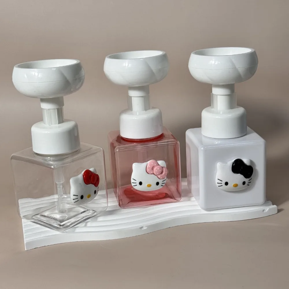 Sanrio Leuke Hello Kitty Bloem Zeepdispenser Schuimpompfles Plastic Hervulbare Container voor Cosmetische Gezichtsreiniger Shampoo