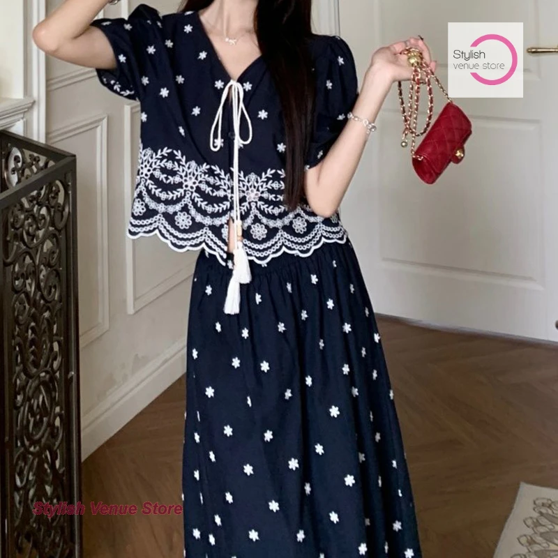 French fashion retro V-neck lace shirt+embroidered high waist skirt women's summer new unique holiday style two-piece suit