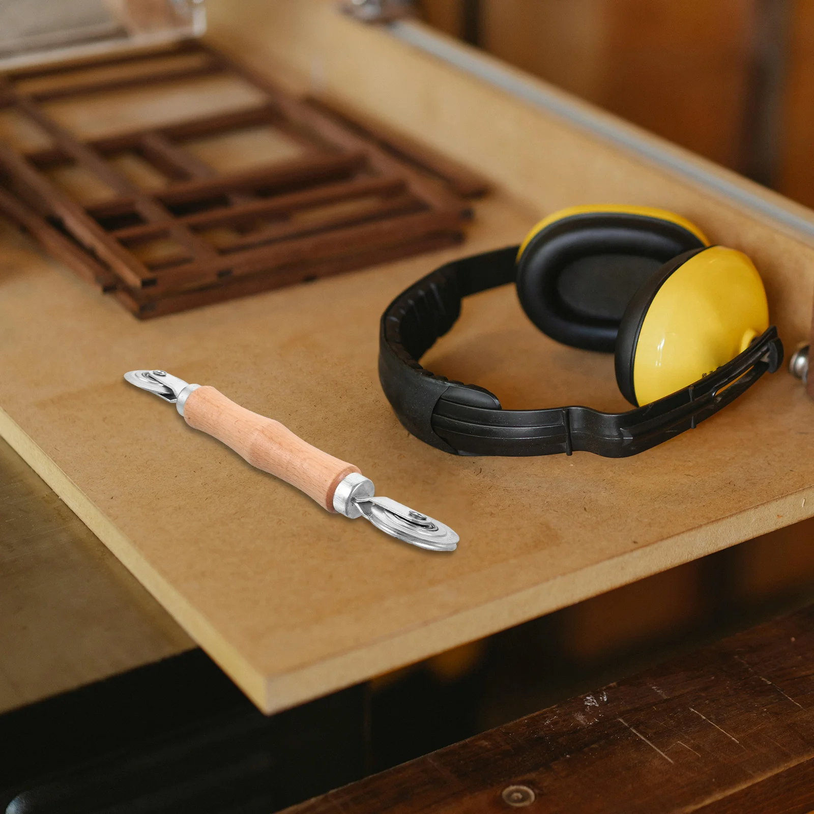 Cast Iron Pressure Strip Tool Wood Handle Screen Roller Bearing Smooth Operation Window Screen Installation Repair Kit